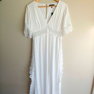 BRAND NEW - beautiful white maxi dress, medium